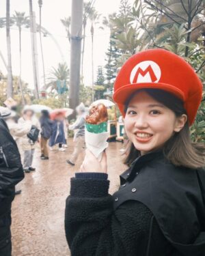 Akari Takeuchi Instagram - マリオになりました✌️
チキンうまーい😁🍗