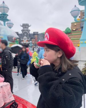 Akari Takeuchi Instagram - マリオになりました✌️
チキンうまーい😁🍗