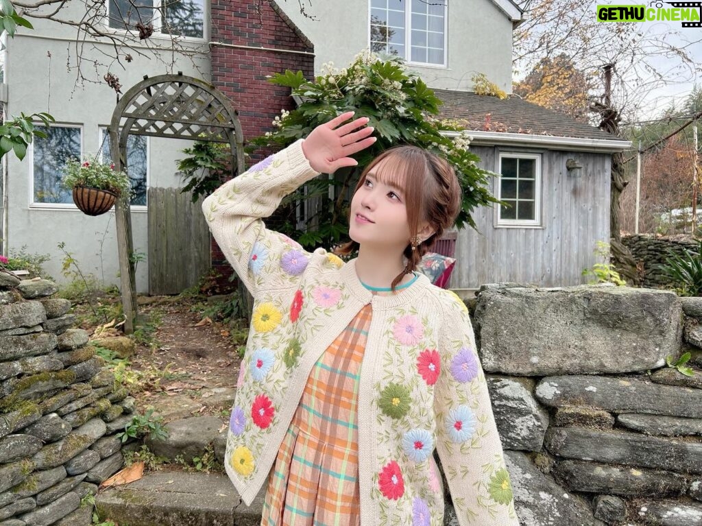 Akari Kito Instagram - 🌿発売まであと5日🌿 今日はMV撮影のオフショットを公開⛺️ ちょっと遠くのコテージで撮影🛖 朝早くからの撮影お疲れ様でした🙌 #鬼頭明里 4thシングル 「Dear Doze Days」2月8日発売❗️ kitoakari.com/dear-doze-days 前日の7日には生配信もありますので、 ぜひご覧ください☺️👍 youtube.com/live/khB3FrUg7…