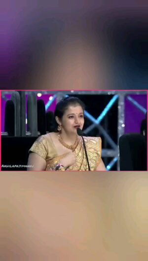 Akhila Pajimannu Instagram - That was the day❤❤
Thank you so much @archana.udupa akka❤❤It's something beyond words❤even today it has become mandatory to wear that ring for my every show❤
#akhilapajimannuofficial #singer #colorskannada #kannadakogile #archanaudupa #memories #precious #moments #kannada #kfi