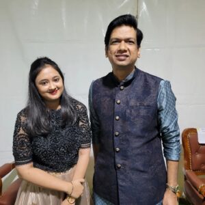 Akhila Pajimannu Instagram - My MahaShivarathri celebration was completed with a wonderful show with @vijayprakashvp sir😊🙏Blessed me😇
Thank you so much sir😊

#fangirl
#vpsirlive #karnataka #nandihills #singer #shivaratri