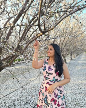 Akhila Pajimannu Instagram - 🌸🤍

#akhilapajimannu #singer #instagram #instagood #instalike #instadaily #instamood #instafashion #ootd #almond #blossom #usa #kannadathi #karnataka #post #positivevibes