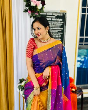 Akhila Pajimannu Instagram - One more saree day!!

#akhilapajimannuofficial #singer #traditional #saree #sareelove #indian #kanchi #instagram #instadaily #instalike #instagood #instalove #instafashion #post #photography #ootd #ootdfashion #happy