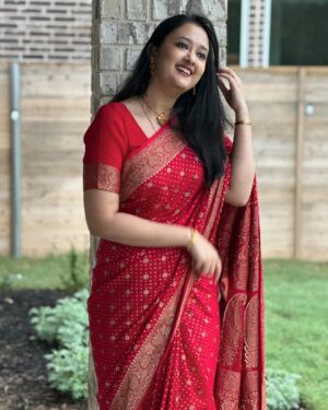 Akhila Pajimannu Instagram - Banarasi ✨✨
Saree : @psrsilks_mangalore 

#akhilapajimannuofficial #singer #sareelove #saree #sareelover #india #traditional #instagram #instadaily #instalike #instagood #instamood #instafashion #instamood #post #pic #ootd #pictureoftheday