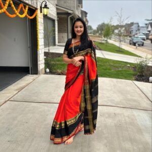 Akhila Pajimannu Instagram - Mysore silk Saree❤️❤️

#akhilapajimannuofficial #singer #saree #sareelove #traditional #traditionalsaree #mysoresilk #instagood #instalike #instagram #instadaily #instamood #instapic #post #newpost #indian #mysore #instafashion