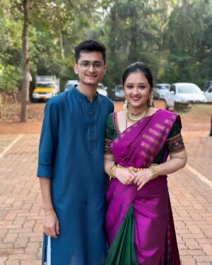 Akhila Pajimannu Instagram - Anii❤️

#akhilapajimannuofficial #singer #vacation #siblings #brother #sister #instagood #instadaily #instamood #instagram #instapic #insta #instafashion #instapost #post #photooftheday #photography #sisterlove #photo #ootd #ootdfashion #post