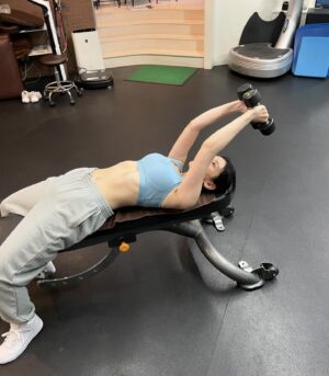 Akiko Hinagata Instagram - 必死に頑張ってます
#トレーニング
#余裕ない顔