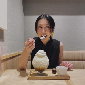 Akiko Hinagata Instagram - かき氷の美味しさに感激
悩んで選んだ２つ
違う味も絶対食べに来るよ！
#かき氷
#ホシのシズク