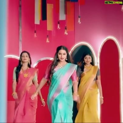 Akshaya Kandamuthan Instagram - New Advertisement For PRS and Co…! Directed By Me…😊😊 Hope You Like It… #director #artist #art #music #songs #fashion #trendy #clothing #women #instagood #instapost #beauty #sarees #cabincrew #poetry #india #diwali #festive #season #creative #passion #work #team #movies #tvc #commercial #set #alexa #arri #instagram