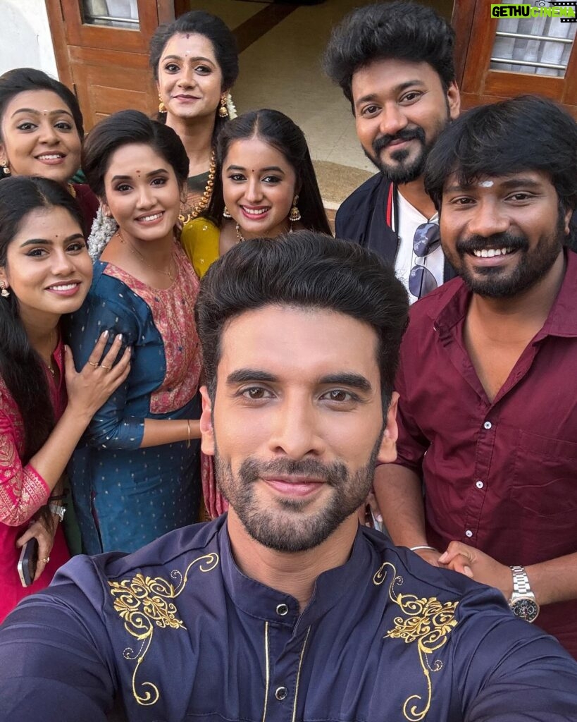 Akshaya Kandamuthan Instagram - ❤️🧿✨ . @premjacob06 @shankaresh_kumar_official @akshaya_kandamuthanoffi @_vetri_vasanth_r @varshinisureshoffl @madhumitha_illayaraja @vj_dhanusek @vijaytelevision . #neenaankadhal #sirakadikkaaasai #aahakalyanam