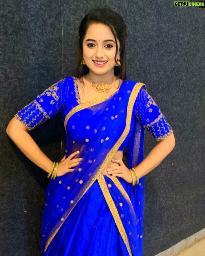 Akshaya Kandamuthan Instagram - Beautiful blue dress 💙 @visha_boutique_