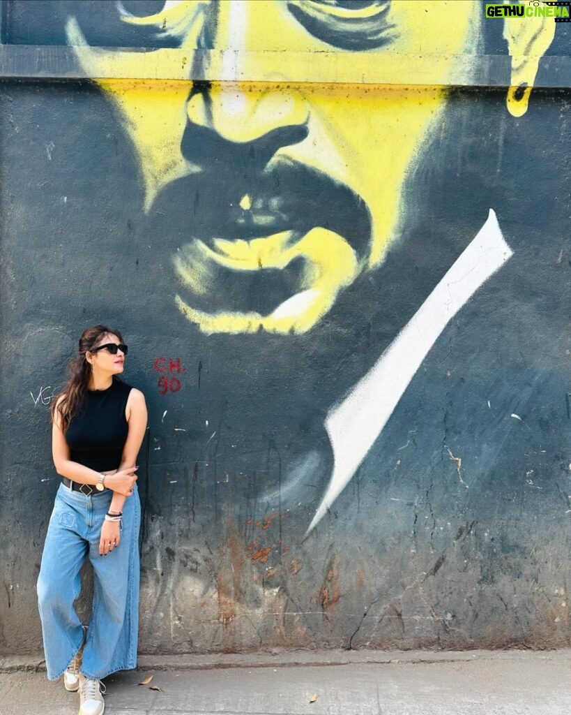 Akshitaa Agnihotri Instagram - Ishq ka ek problem hai, agar ek ki lagi toh doosre ki bhi lagni hai kabhi na kabhi….😝😋 #wandere #aktravels #lostinjourney #irfankhan #graffiti #akshitaaagnihotri