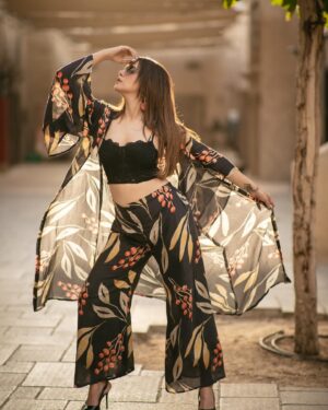 Akshitaa Agnihotri Instagram - Creating my own fairytale every day. 📖👑✨
.
.
.
Design by @sangeetakrishnani_fashion 
Shot by @asimsproductionfilms 
Bustier : hnm
#dubai #bohemian #digi print