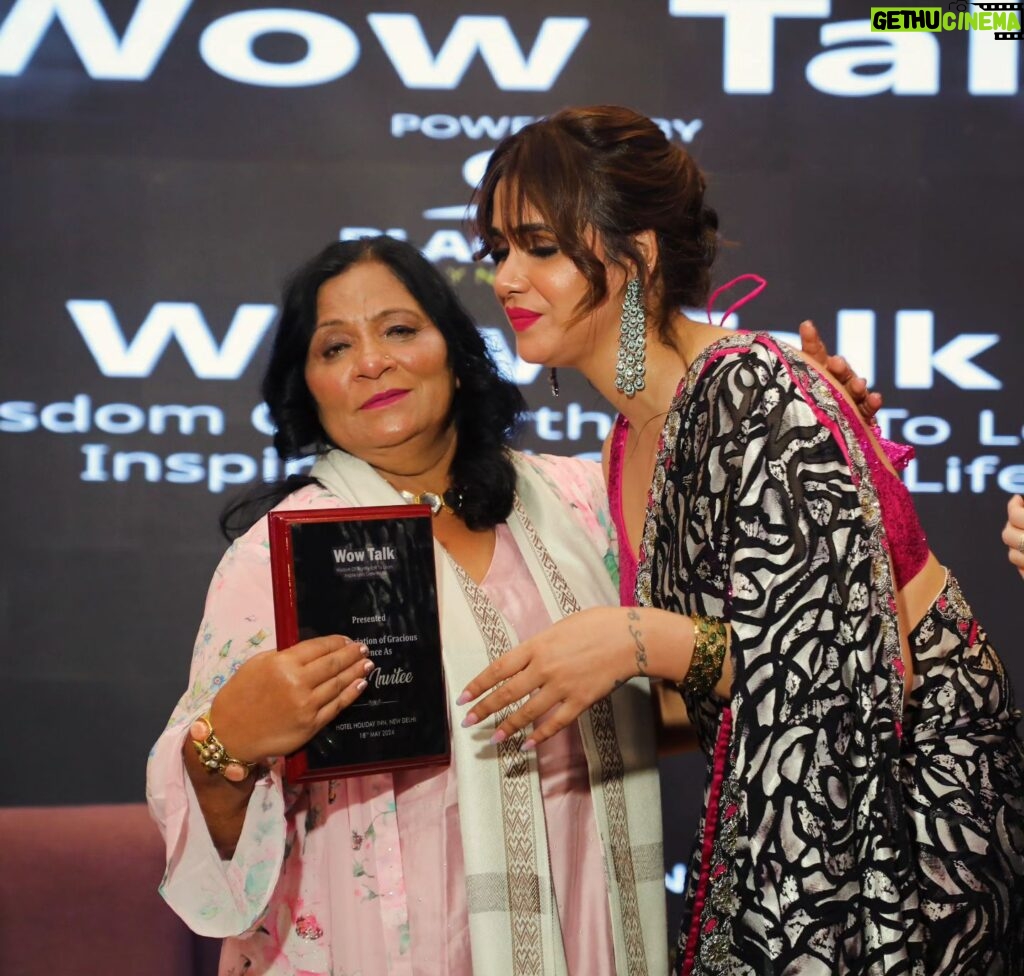 Akshitaa Agnihotri Instagram - @wowtalk.in awards celebrity guest my daughter @akshitaa.agnihotri in Delhi @holidayinn