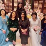 Alaa Shakir Instagram - شكرا لكل طاقم العمل الجميل شكرا للمحبه والابداع الكلمة الراقيه في #ملح_سمره سعيدة جدا اني كنت مع نجوم امثالكم جمعتنا المحبه والطيبه شكرا لأختي واستاذتي هدى حسين شكرا للمبدع الكاتب حمد الرومي شكرا مخرجنا الورده علي العلي ومنتج العمل الاستاذ جمال سنان 😥 ماودنا العمل يخلص بس ان شاء الله نلتقيكم في ابداعات آخر