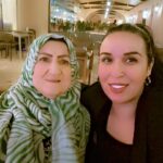 Alaa Shakir Instagram - كل الحروف والكلمات لاتعبر عن حبي الك أمي غاليتي ربي يحفظك النا ويخليلك ويسعدك يارب الله يحفظ أمهاتكم ويرحم الذين رحلو #happ_mother_day الام مو يوم في ألسنه الام هي كل الايام وألسنه أتكون بخير وسعاده وراحة البال