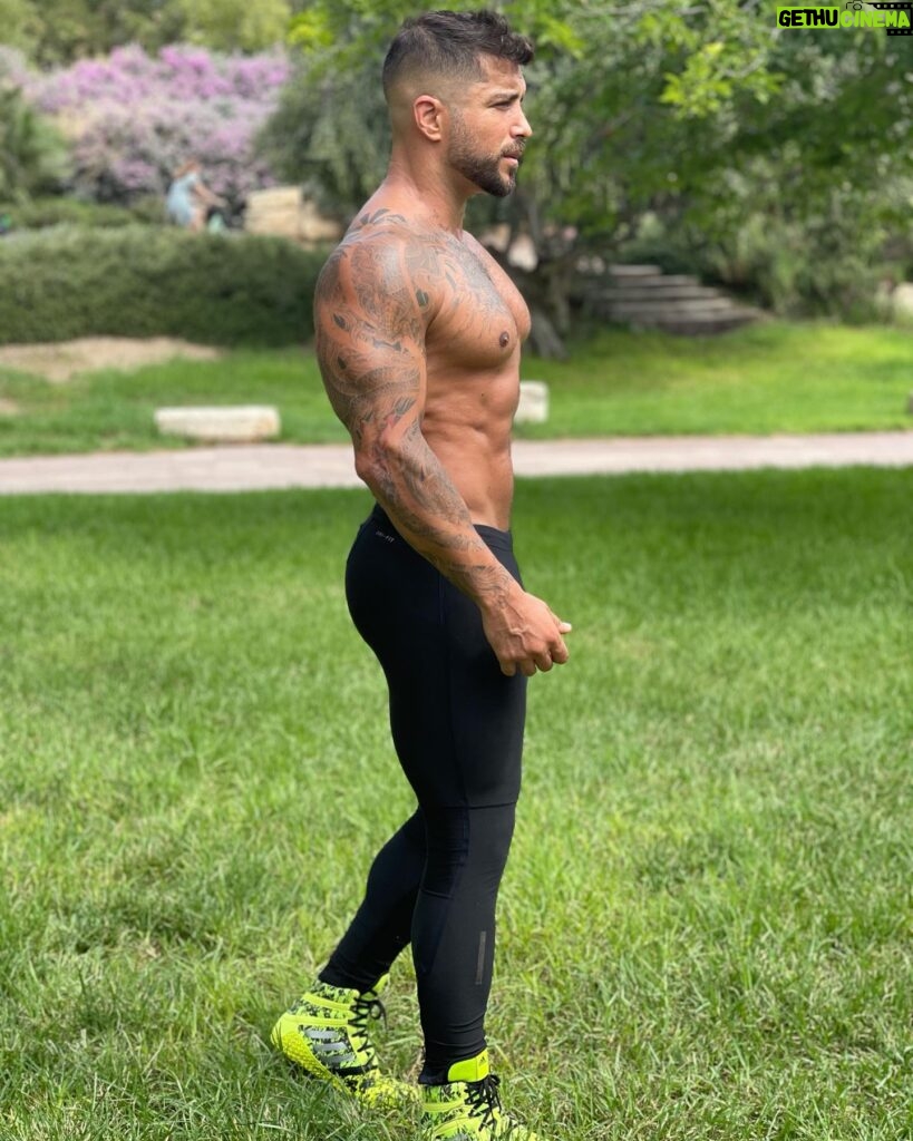 Alain Rocben Instagram - Ton heure préférée pour venir t’entraîner avec moi ? A que hora estas disponible para entrenar conmigo ? #valencia #spain #running #fitnessbody #training #miami #colombia #cardio #body #attitude #hometraining #women #mexico #alainrocben