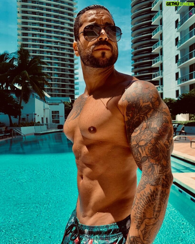 Alain Rocben Instagram - If you could be doing anything right now, what would it be? #miami #miamiheat #miamibeach #miamiflorida #miamilife #brickellcitycentre #brickellmiami #brickellliving #alainrocben