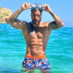 Alain Rocben Instagram - Hotter than your ex, better than your next 🤣👊🏽 #instagram #mensfashion #like #hotman #male #fashion #man #boy #fit #boys #picoftheday #fitnessmotivation #photooftheday #malephotography #shirtlessguys #muscles #daddy #indianmen #sexyman #handsomemen #cute #pride #sixpack #body #bhfyp #alainrocben