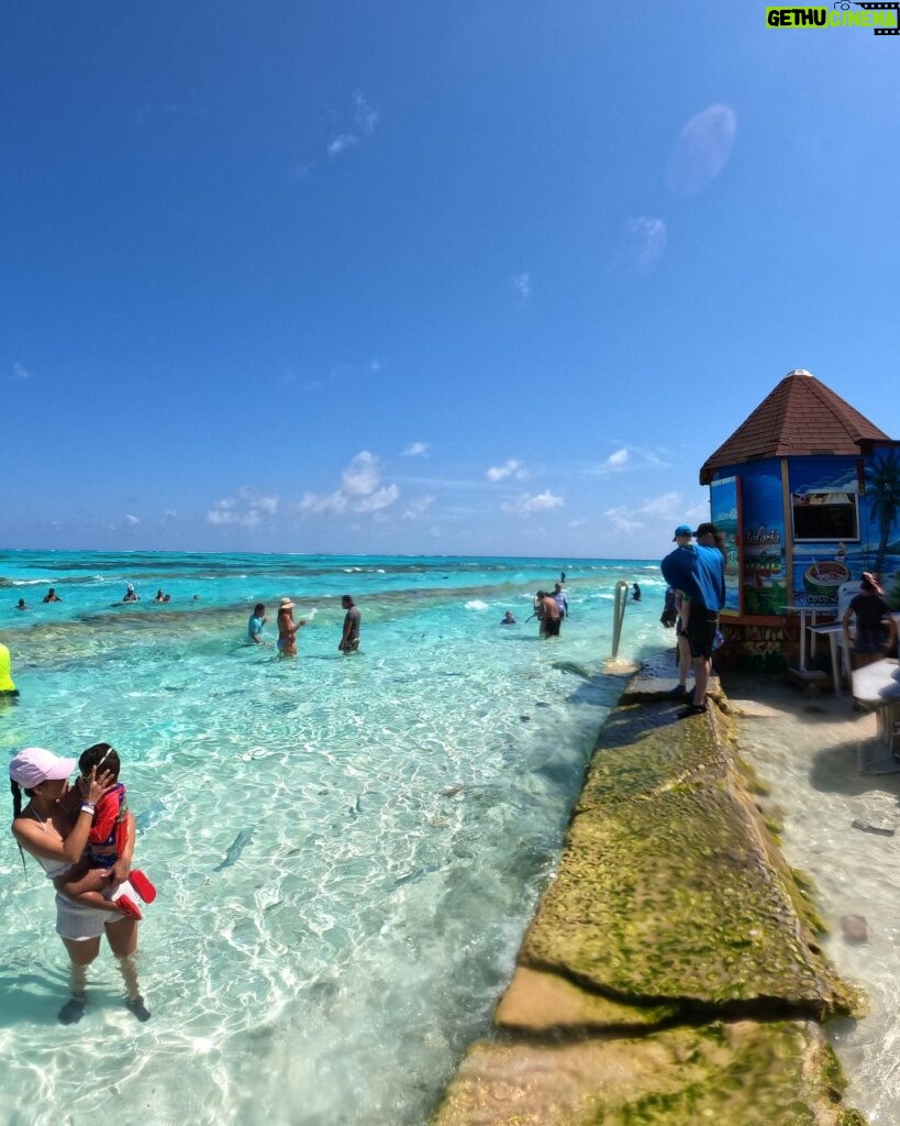 Alain Rocben Instagram - San Andres uno de mis lugares favoritos en este planeta 💛💙❤️#sanandres #sanandresislas #colombia🇨🇴 #colombia