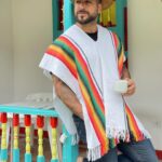 Alain Rocben Instagram – Que pensez vous de mon outfit, je passe pour un vrai colombien avec ou pas du tout 🧐😅 ? @hotelmomotuscocora ? #colombiano #colombiana #colombia🇨🇴 #sombreros #poncho #outfit