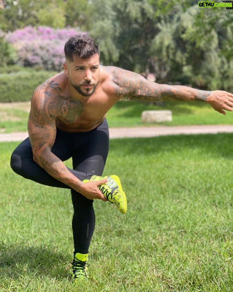 Alain Rocben Instagram - Ton heure préférée pour venir t’entraîner avec moi ? A que hora estas disponible para entrenar conmigo ? #valencia #spain #running #fitnessbody #training #miami #colombia #cardio #body #attitude #hometraining #women #mexico #alainrocben