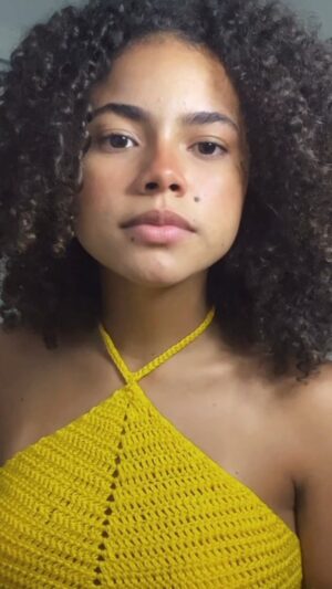 Alana Cabral Instagram - Quem aí também ama essa novela?! #aforçadoquerer #redeglobo