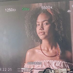 Alana Cabral Instagram - Novela” Nos tempos do Imperador”
Minha primeira vilã!
E o primeiro a gente nunca esquece!
E aqui, estamos começando a semana com babadooo!!! Será que Zayla vai conseguir o que quer??
.
.
.
#zayla #nostemposdoimperador #novela #noveladas6 #redeglobo #tvglobo #alanacabral #atriz #artista #heslainevieira #produção