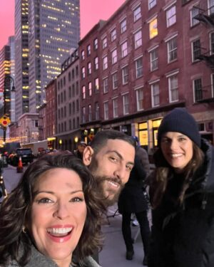 Alana de la Garza Instagram - Lucky Me ☺️ @fbicbs #fbi @zeekozaki @mperegrym