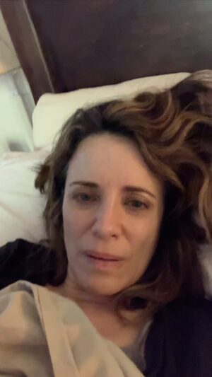 Alanna Ubach Instagram - #donoteatbeforebedtime #nightmares #dogpeeinmymouth