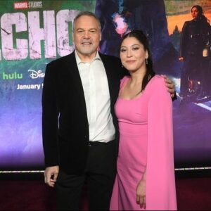 Alaqua Cox Instagram - The most memorable night of my life🩷

All episodes of Echo are now streaming on Disney  and Hulu!🦿🤟🏼

Hair: @brianfisherhair 
M/U: @storyofmailife 
Stylist: @laura_sophie_cox