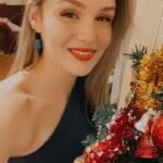 Alara Turan Instagram - Yaşadığımız tüm kötü zamanları unutturacak, sağlıkla, mutlulukla geçireceğimiz, tüm hayallerimizi tek tek gerçekleştireceğimiz bir sene olsun 2022… Herkese şahane anılar biriktireceği bir yıl diliyorum 💫 #happynewyeareveryone !