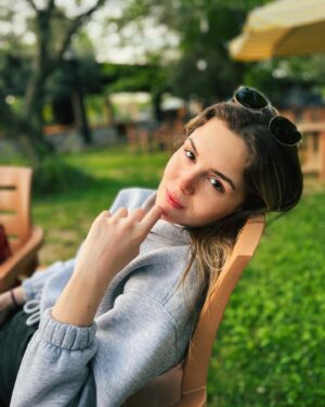 Alara Turan Instagram - #fotodump mı deniyordu? Öyle diyelim, bir de dünkü dolunaya özel sürpriz sonlu. 🔭🌕