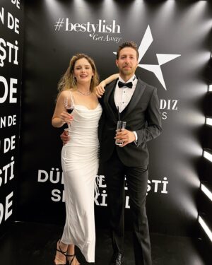 Alara Turan Instagram - Az biraz karışık kaset #bye2022 👋🏻