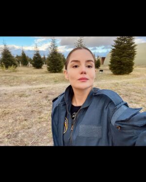 Alara Turan Instagram - “Hür” şimdi tüm bölümleriyle @tabii de yayında. 
Ne güzel insanlarla tanıştım, ne güzel deneyimdi… Emeği geçen herkese selam olsun. 🫡
