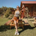 Alara Turan Instagram - Sonbahar havası, belki biraz daha sıcağı. 🍃🍂 #octoberfeels