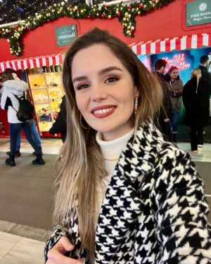 Alara Turan Instagram - Christmas ruhu diyebiliriz gibi 🍪