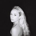 Alba August Instagram - Inatt 00:00 släpps I Wish I was someone else EP!!! 🌕🎐