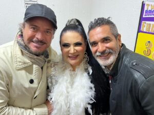 Alejandra Avalos Instagram - Gracias @twistedbroadwaymx por la invitación especial  a participar con Maybe this time - Cabaret - Tal Vez Ahora  con grandes invitados @pedritosolaps  @victornoriega , #RubénLara, #JulioManino , @alejandraleytv #javieresponda y grandes invitados especiales además del extraordinario público que con sus cariñosos aplausos y vítores que nos acompañaron éste sábado 22 en el @teatrosilviapinal GRACIAS !