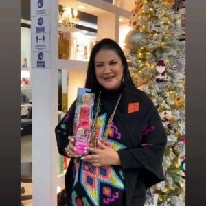 Alejandra Avalos Instagram - Ven y Dona tu Juguete 
Avenida Coyoacán 1836 Acacias 
Ayúdanos a Ayudar 🙏🏻 
55 18929990 Tel Información ℹ️ 
Un Juguete = Una Sonrisa 
Inicia el Año con todo 💪 🙌🏻 
Info Vía DM 
#regalandosonrisas❤️ #donacióndejuguetes #colectadejuguetes🎄⚽️🎾🎮 #avcoyoacán #coloniaacacias