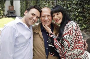 Alejandra Avalos Instagram - Feliz Día del Padre Carlos Avalos! Te llevo en mi corazón eternamente....