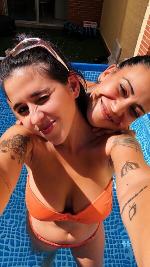 Alejandra Castelló González Instagram - Bañador mágico o estafa máxima??? LO COMPROBAMOS!!!!
.
#bañador #piscina #agua #magia #estafa