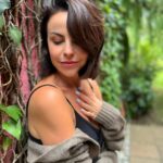 Alejandra Ambrosi Instagram - Nunca es tarde para empezar el camino hacia sentirte bien contigo 🍃🎍🪵 Al principio es raro e incómodo pero vale la pena para seguir creciendo ¿no creen? ¿Qué aspecto de tu vida te gustaría re direccionar?