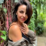 Alejandra Ambrosi Instagram - Nunca es tarde para empezar el camino hacia sentirte bien contigo 🍃🎍🪵 Al principio es raro e incómodo pero vale la pena para seguir creciendo ¿no creen? ¿Qué aspecto de tu vida te gustaría re direccionar?