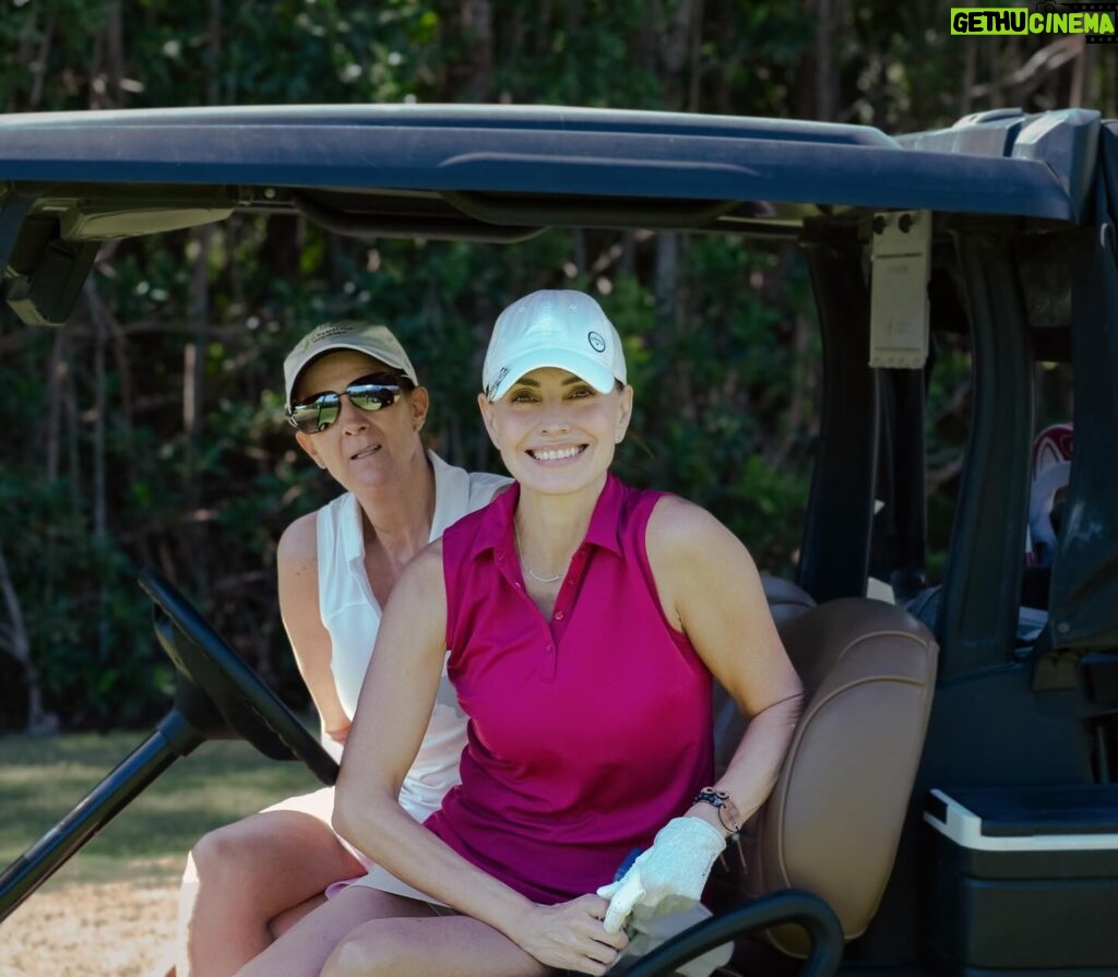Alejandra Barros Instagram - Gracias a @conradtulumrivieramaya pude disfrutar del increíble campo de golf El Camaleón Golf Course. ¡Un día lleno de magia y golf en la Riviera Maya! La selva envuelve este increíble campo y hace que todo el paisaje sea ESPECTACULAR!!! 😍 Fotos: @damiansuarezphoto #ConradTulumRivieraMaya #ConradTulum #StayInspired #GolfMasteryExperience