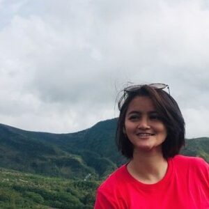 Alenta S. Hombing Instagram - Aku bukan Pesolek apalagi Wayang Golek, Aku terlahir sebagai Pejuang dalam mencari Peluang..artikan semua dg positif maka km akan temukan arti Kesatuan Seutuhnya😊Jauhkan Compare Dekati Prepare, Hidup bukan soal Hitam Putih, Rupawan dan tidak, tapi seberapa Besar Perjuangan dan Peluang yg km ciptakan agar Dunia dapat mengenal Indonesia.. Hidup bukan sekedar Bersolek lalu menuruti semua perkataan org layaknya Wayang Golek Karena hal tsb akan membawamu pada titik Compare yang satu dg lainya, tentu itu akan menjauhkan satu suku dg suku yg lainnya, Tp cobalah dekati kalimat Prepare utk tiap hal yg buruk pasti sedikit bnyk akan berubah karena adanya dampak yang baik selama km kuat jadi orang yang berdampak baik bukan sbaliknya lakukan lah❤️😇🔥i love Indonesia#SAVEPAPUA❤️#maafbarusempatpostingsusahsignal