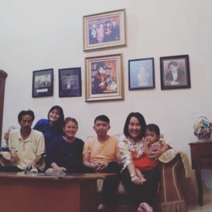 Alenta S. Hombing Instagram - Di dunia ini tiada yang lebih nikmat dari Mengucap syukur dapat berkumpul dan menghabiskan waktu istirahat dg keluarga..💜💜💜💜💜💜💜💜Happy Sunday