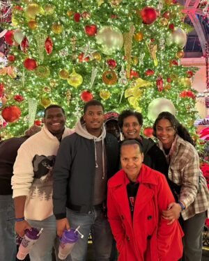 Alesha Renee Instagram - Family dump.. Holiday edition part 1