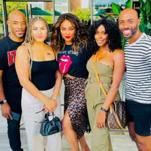 Alesha Renee Instagram - Leelee went home to houston for one night only … Met a few new good ppl @cocobunny_78 .. and got to love up on an OG good ppl @itsvaleriewilliams … good times