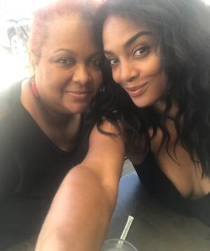 Alesha Renee Instagram - Sunday Service …. to family . I miss my people making my way to Htown soon 

My Fave girl in the world